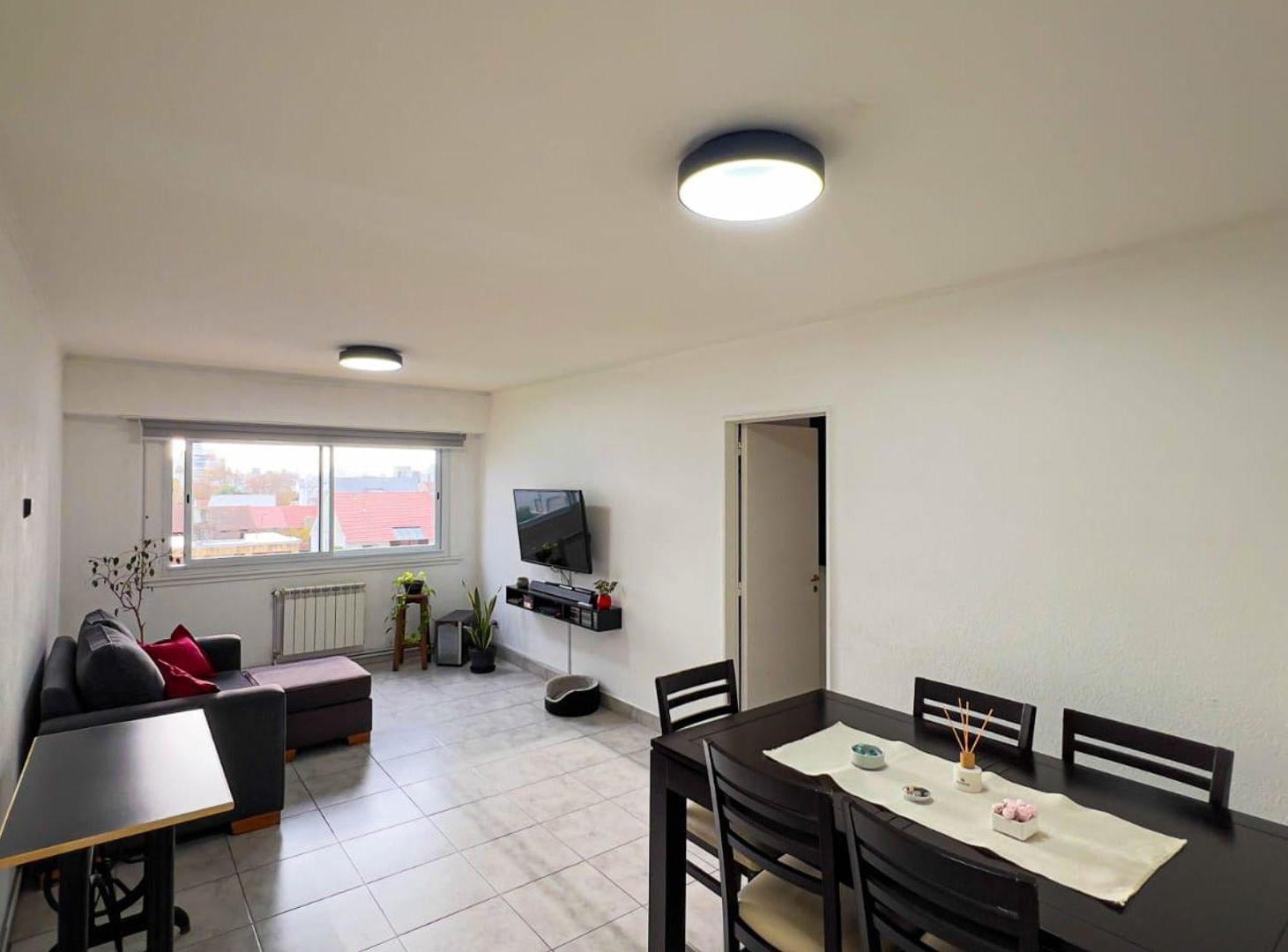 Departamento 4 ambientes con cochera, zona Chauvin