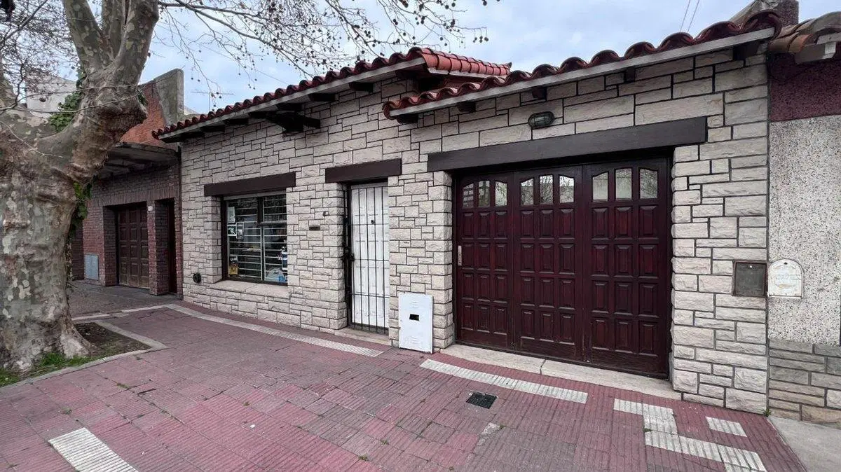 VENTA CASA 3 AMBIENTES BARRIO POMPEYA 4