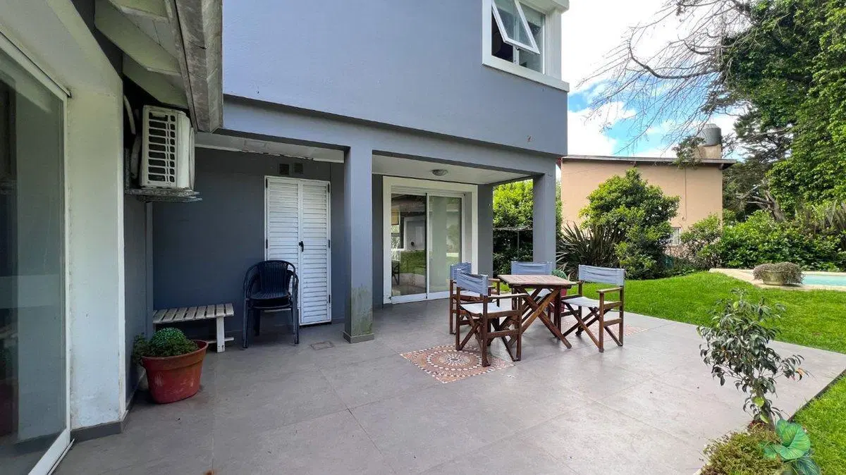 Venta casa 5 ambientes con pileta Colina Alegre 3