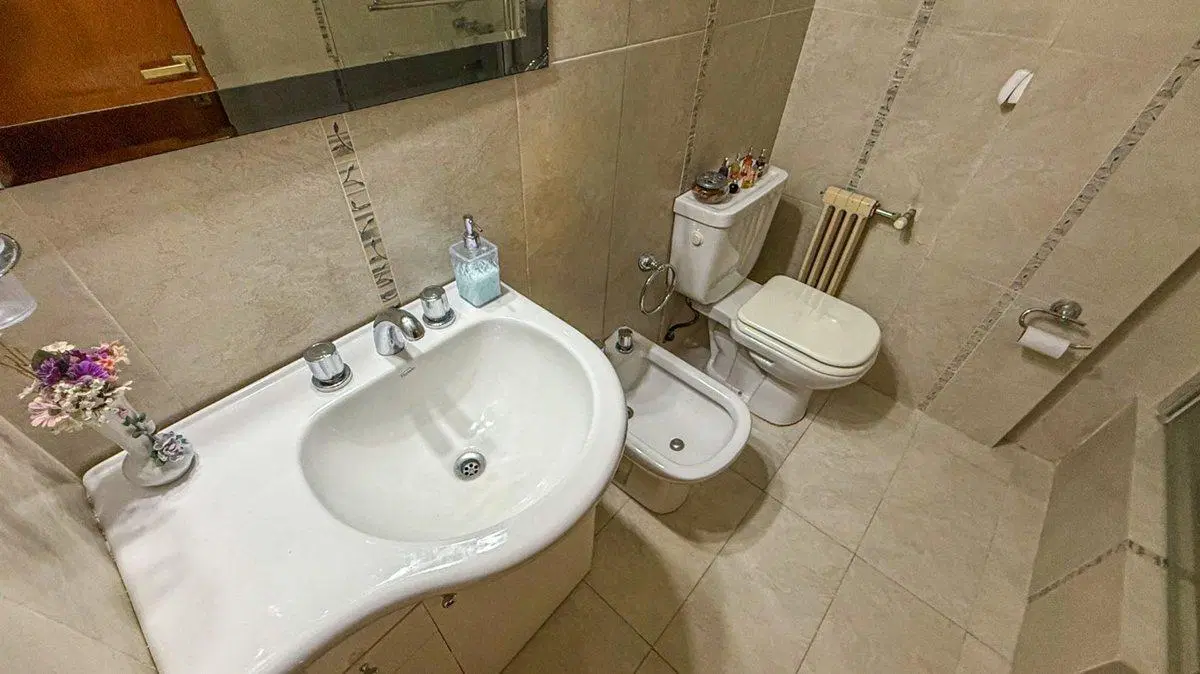 VENTA DEPARTAMENTO 3 AMBIENTES DEPENDENCIA COCHERA 4