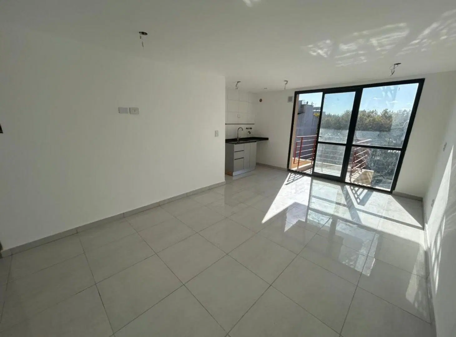 VENTA MONOAMBIENTE LA PERLA A ESTRENAR COCHERA 5