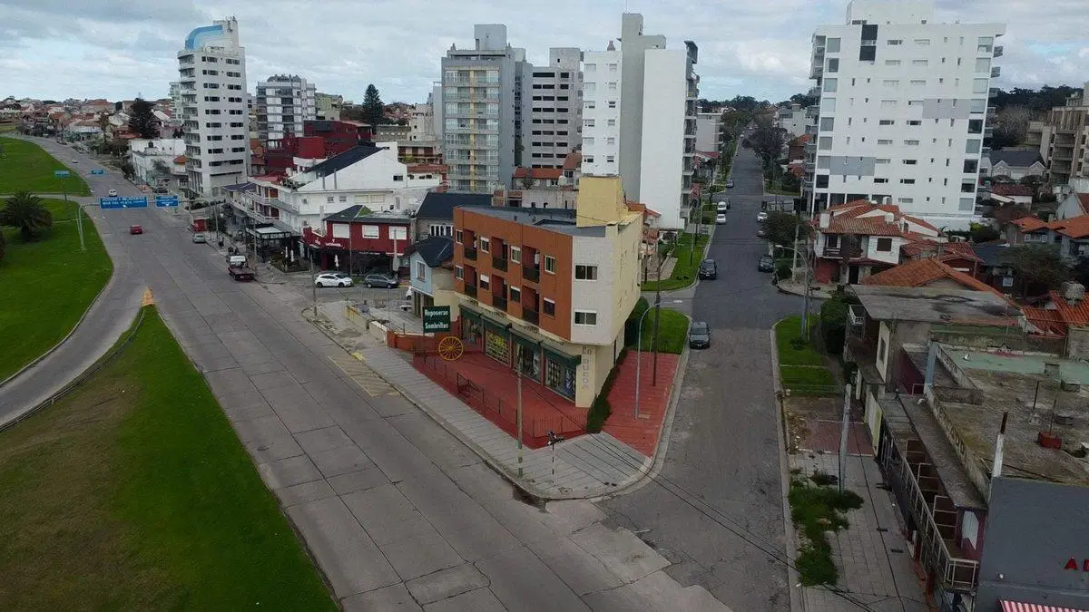 VENTA EDIFICIO FRENTE AL MAR PUNTA MOGOTES 4