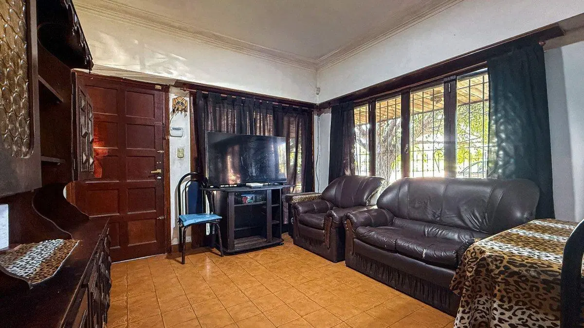 OPORTUNIDAD CASA CON LOCAL COMERCIAL 2