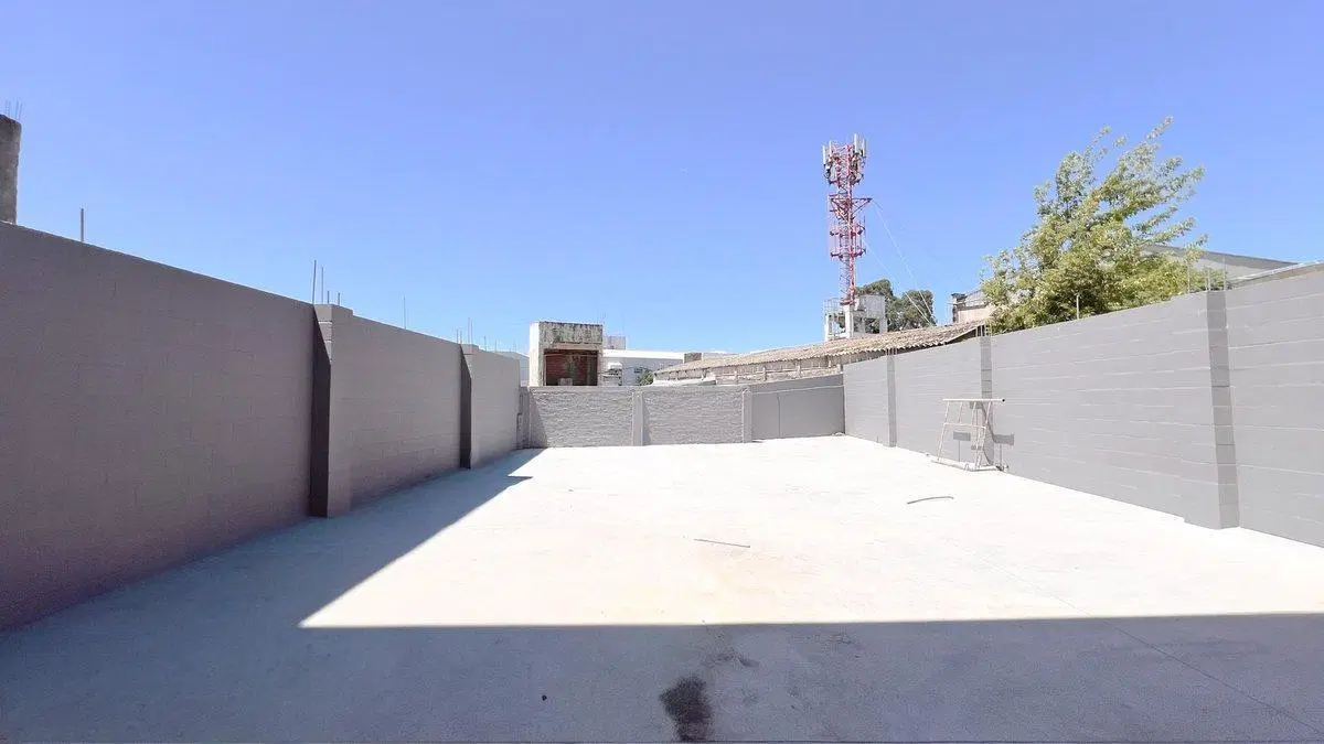 Venta galpon con oficinas a estrenar Las Avenidas 2
