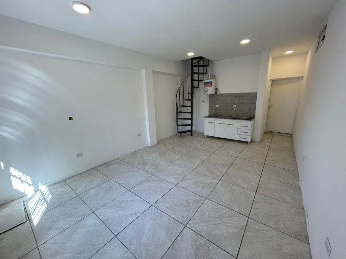 VENTA PH AL FRENTE MONOAMBIENTE SAN JUAN TERRAZA 3