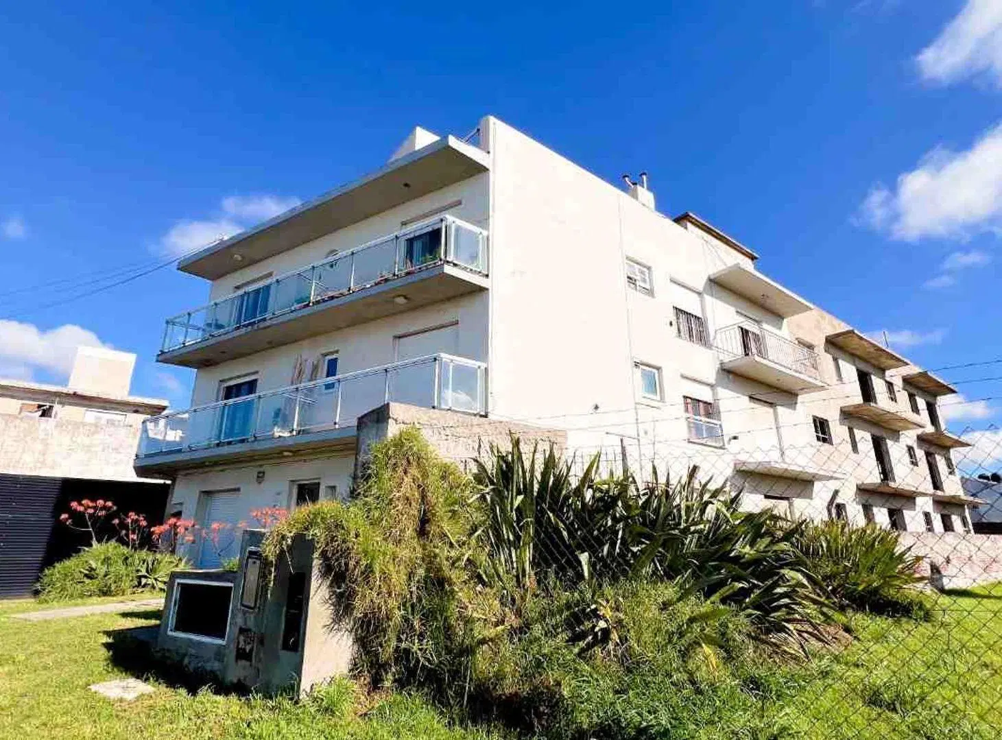 VENTA EDIFICIO EN BLOCK FRENTE AL MAR – ZONA NORTE 3