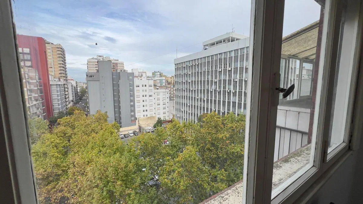 ALQUILER DEPTO 2 AMBIENTES CON BALCON A LA CALLE 5