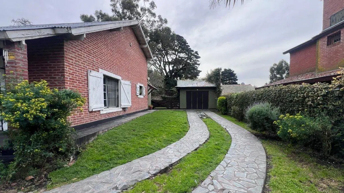 Venta casa 3 ambientes Acantilados con Parque 5