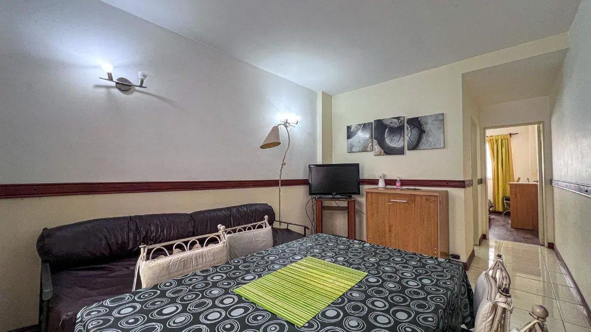 DEPARTAMENTO  EN VENTA DE 2 AMBIENTES CENTRO 2