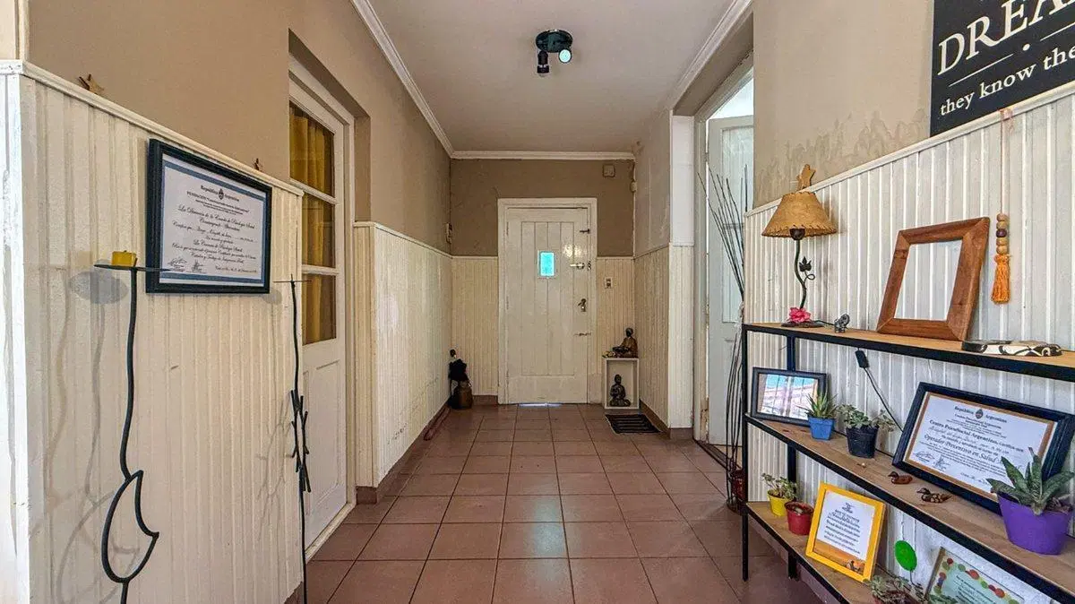 VENTA CASA 3 AMB + DPTO 2 AMB CON COCHERA SAN JUAN 2