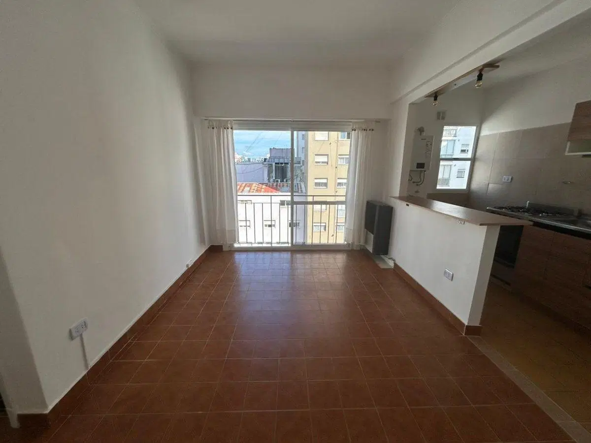 VENTA DPTO 2 AMB PLAZA MITRE CONTRAFRENTE ABIERTO 3