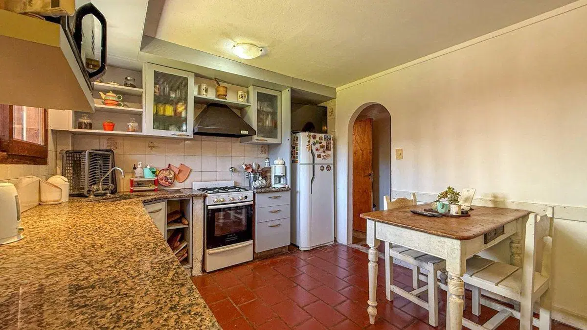 VENTA CASA 4 AMBIENTES CON PARQUE APTA CREDITO 2