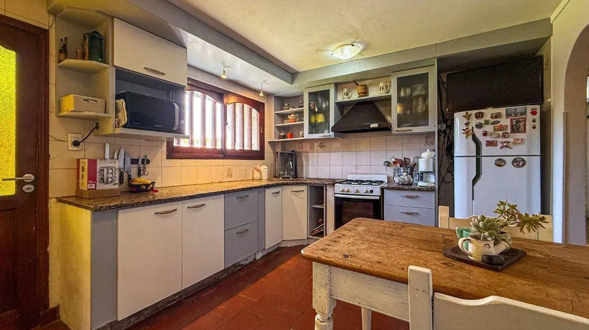 VENTA CASA 4 AMBIENTES CON PARQUE APTA CREDITO 5