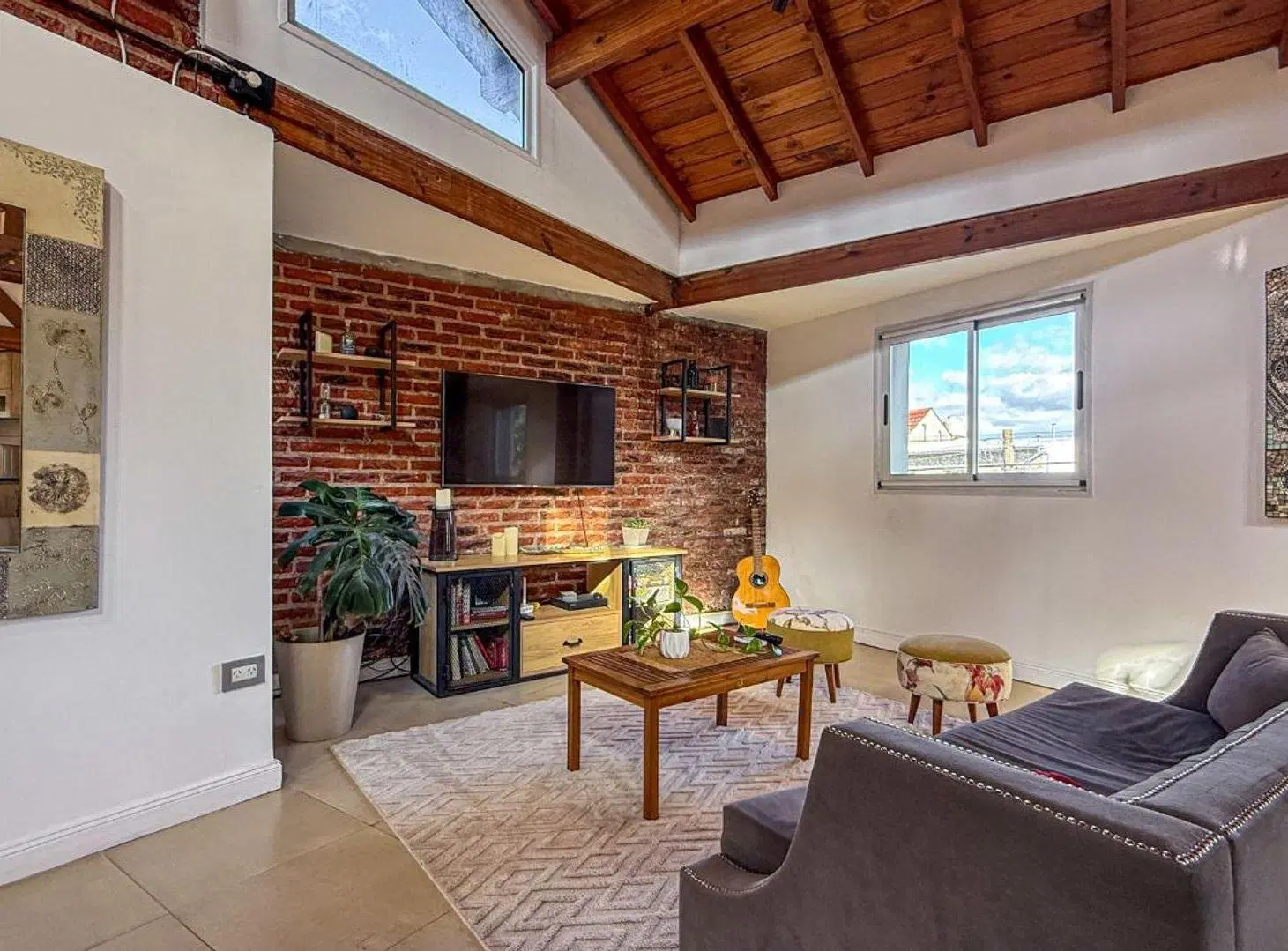 VENTA PH TIPO CASA 4 AMBIENTES GROSELLAR RECICLADO 2