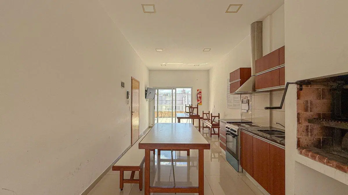 Venta Monoambiente 40m2 luminoso  – Plaza Colon 4