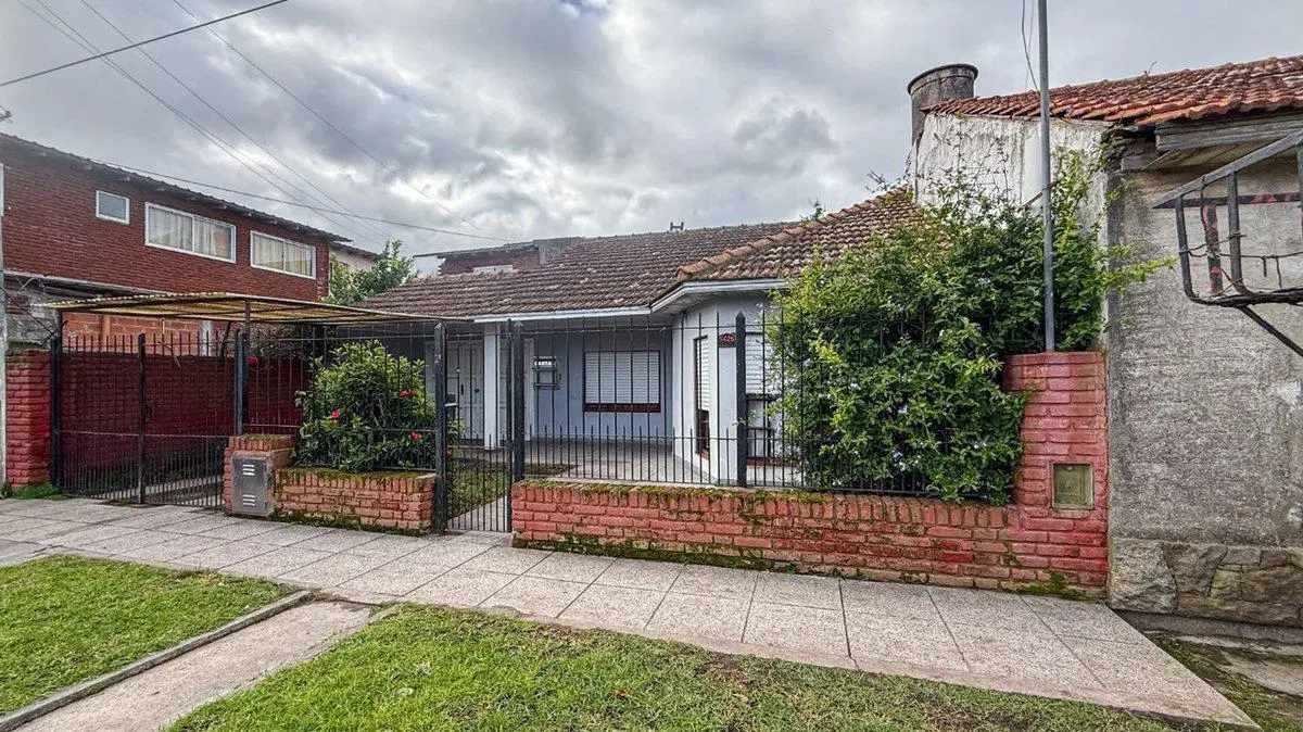 EN VENTA CASA 3 AMBIENTES  - APTO CRÉDITO 2