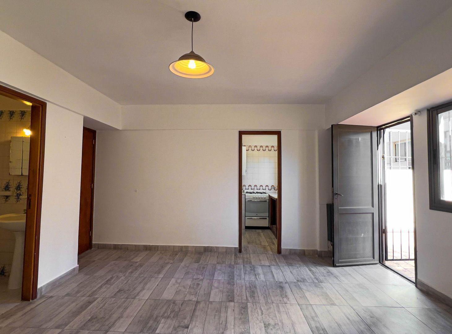 Foto de Venta Depatamento Monoambiente Centro con Cochera, imagen 5