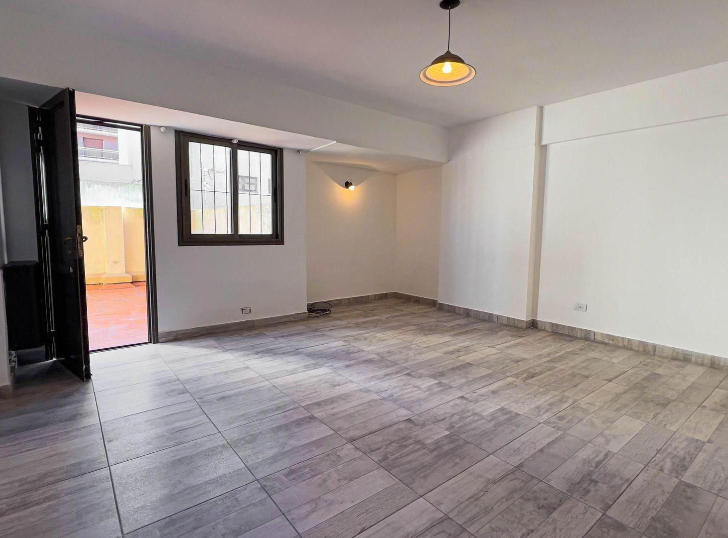 Foto de Venta Depatamento Monoambiente Centro con Cochera, imagen 2