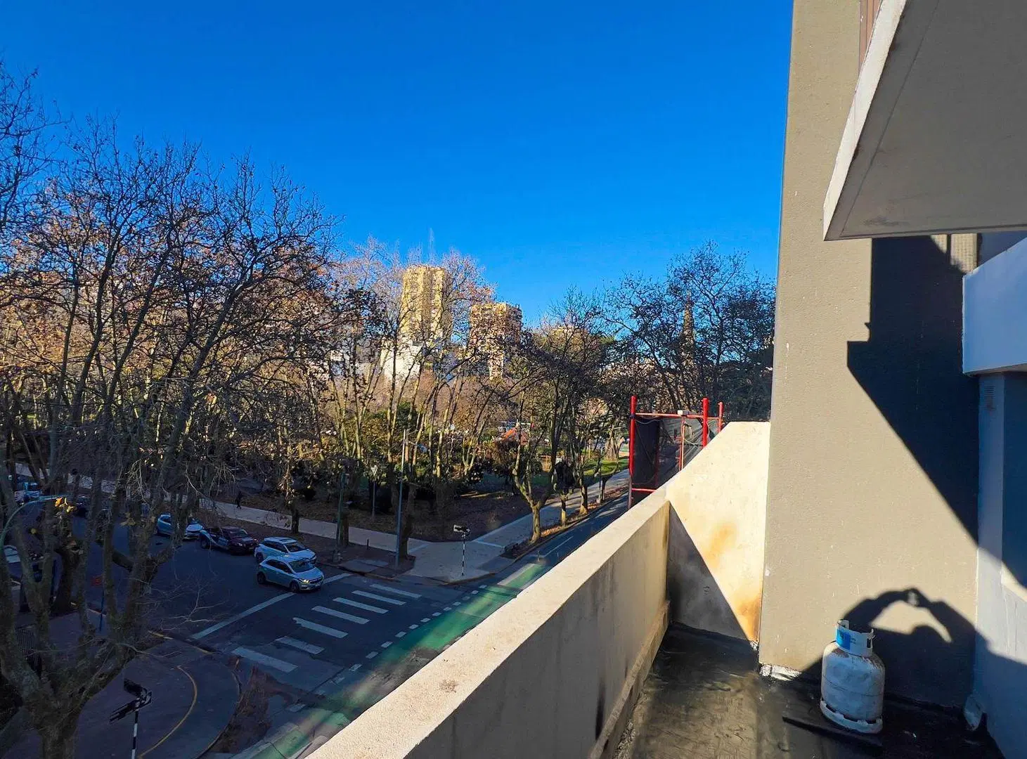 Alquiler Monoambiente con Terraza Zona L a Perla 5