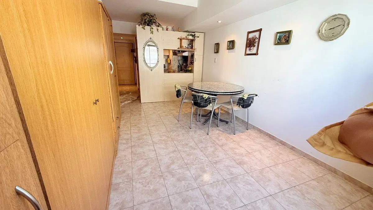 MONOAMBIENTE VENTA CENTRO AL FRENTE LUMINOSO 4