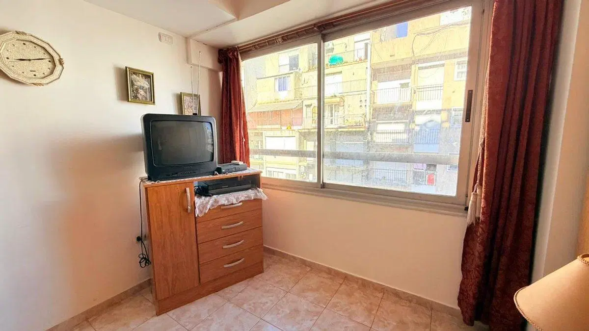 MONOAMBIENTE VENTA CENTRO AL FRENTE LUMINOSO 2