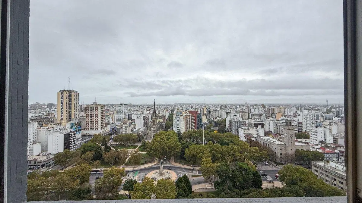 VENTA DEPARTAMENTO 4 AMBIENTES 2 COCHERAS LA PERLA 4