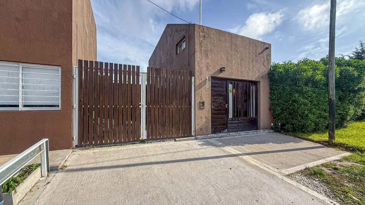 ALQUILER Casa duplex 3 ambientes Faro con cochera 2