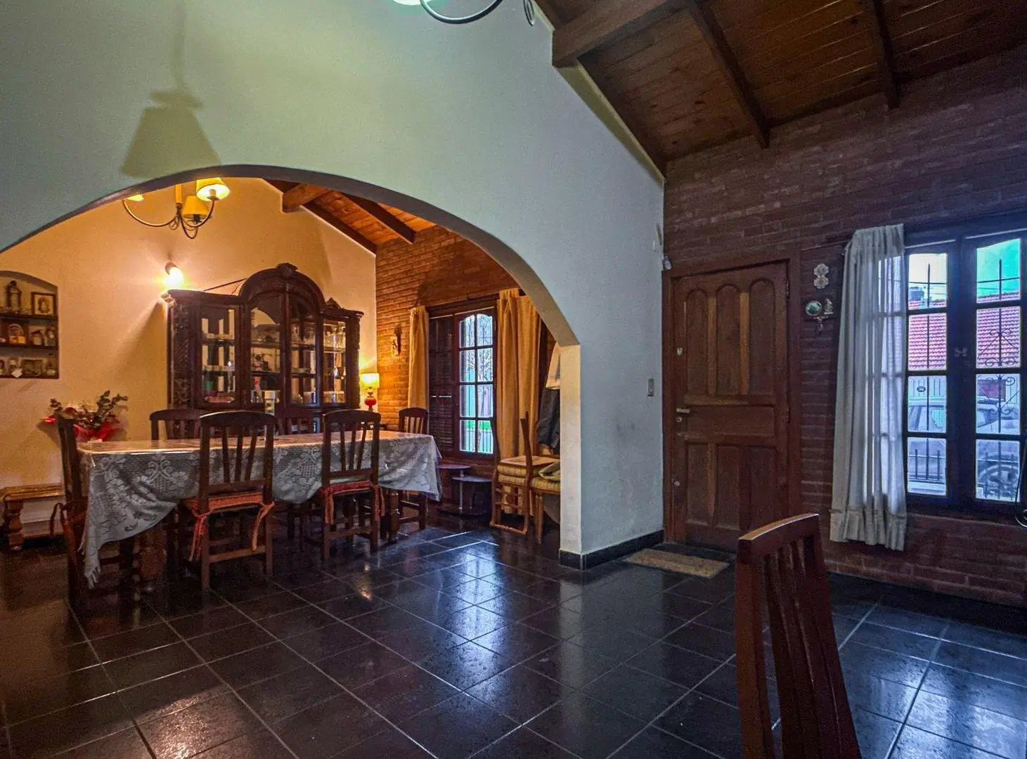 VENTA CASA 4 AMBIENTES APTO CREDITO  CON PARQUE 3
