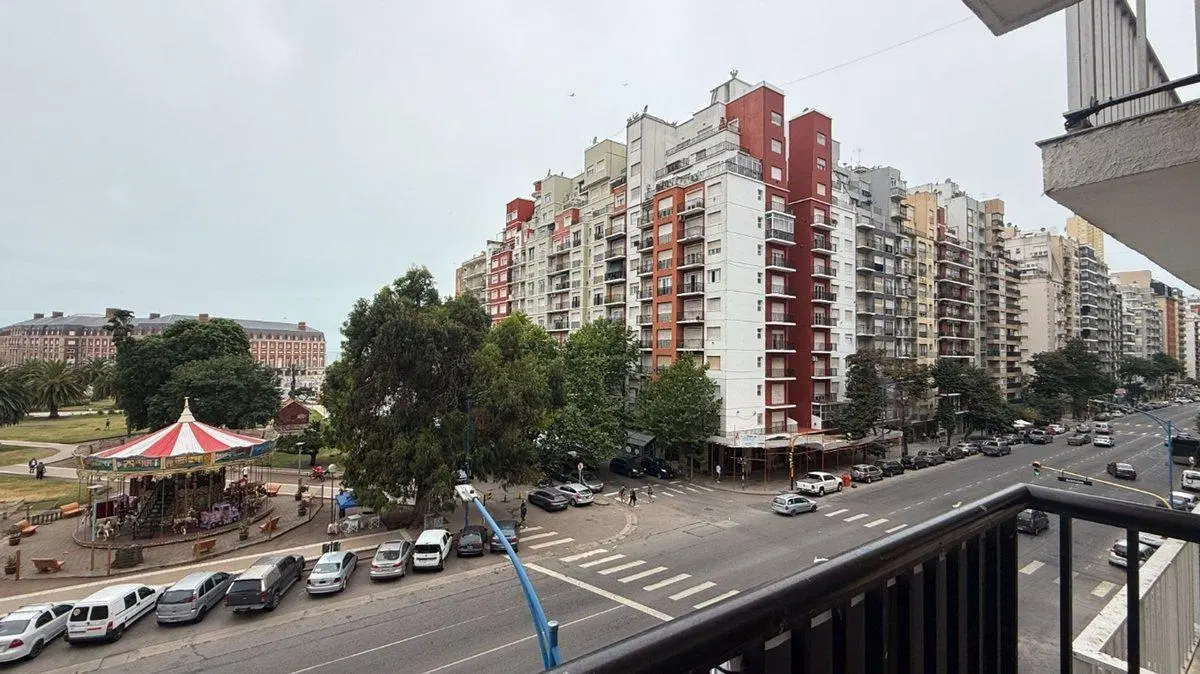 VENTA DTO 2 AMB AL FRENTE PLAZA COLON CON DEP. 4