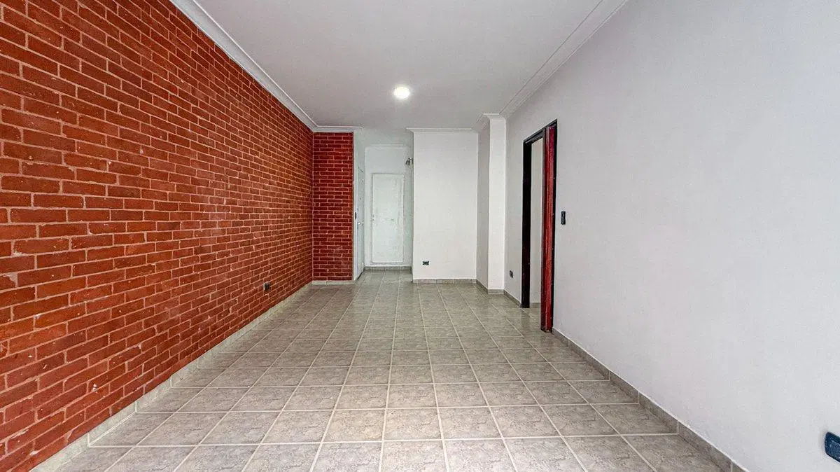 VENTA DEPTO 4 AMBIENTES LA PERLA COCHERA Y  PATIOS 4