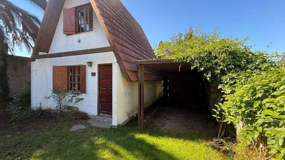 VENTA CASA 3 AMBIENTES ALPINA CON PARQUE 5