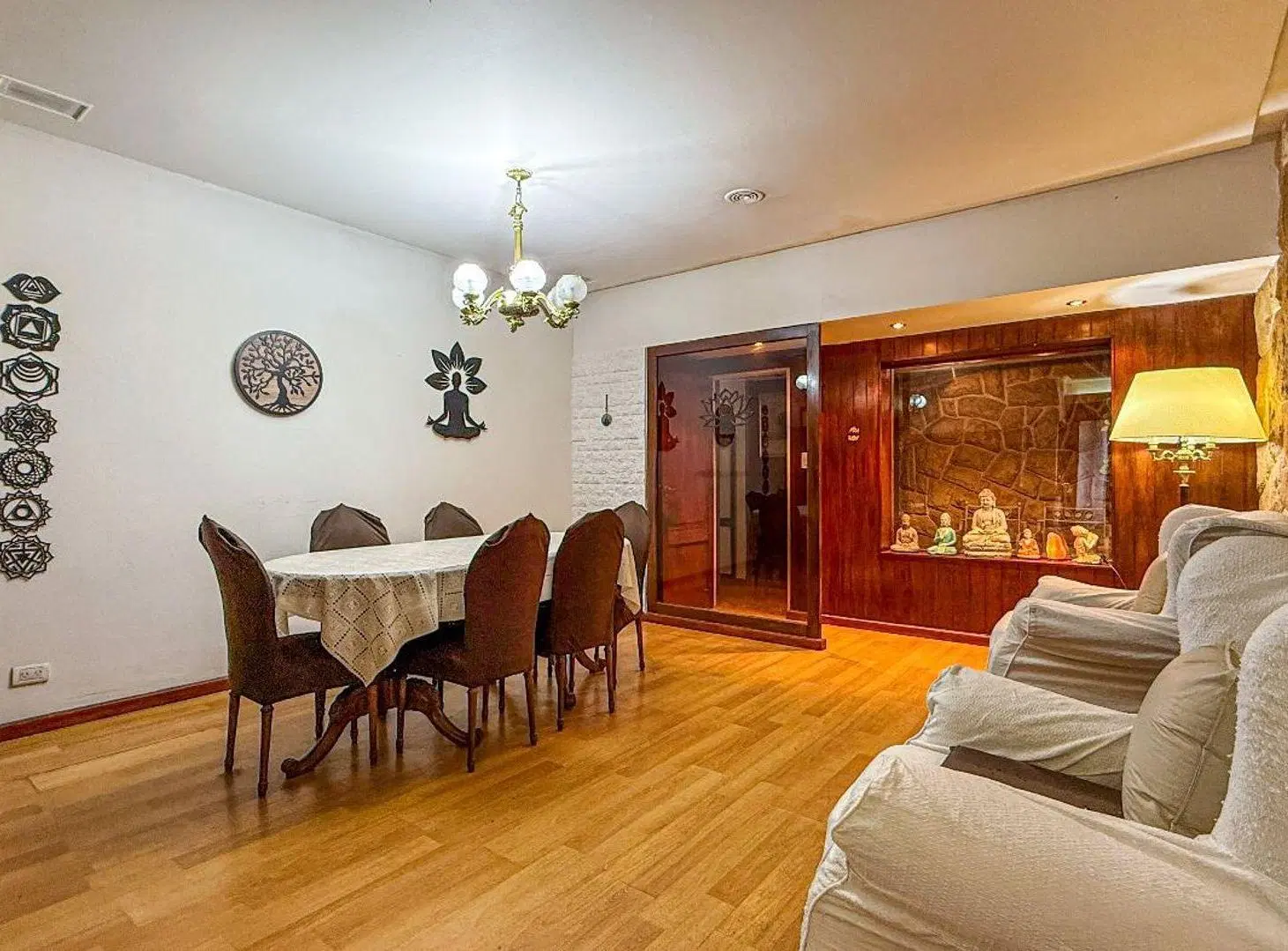 Venta Casa 6 ambientes Chauvin con cochera 4