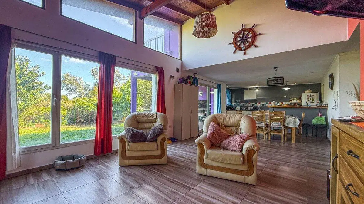 Venta casa 6 ambientes en Acantilados 400m del mar 3