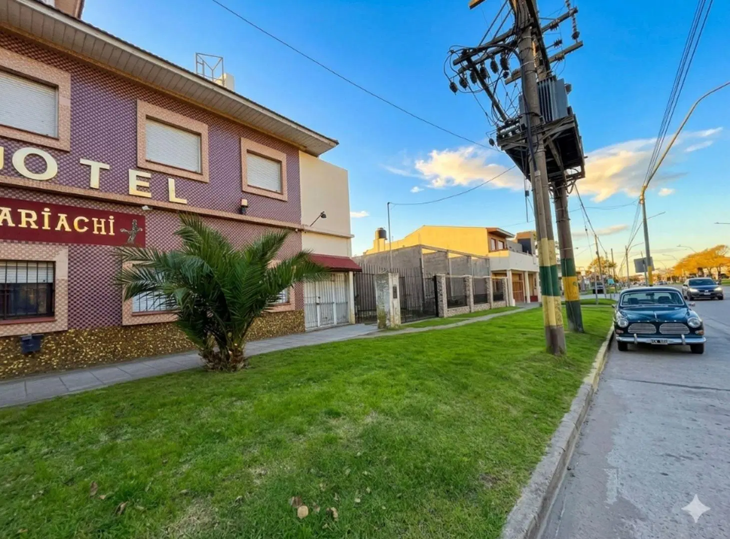 VENTA HOTEL 21 HABITACIONES Y LOTE LINDERO MOGOTES 4