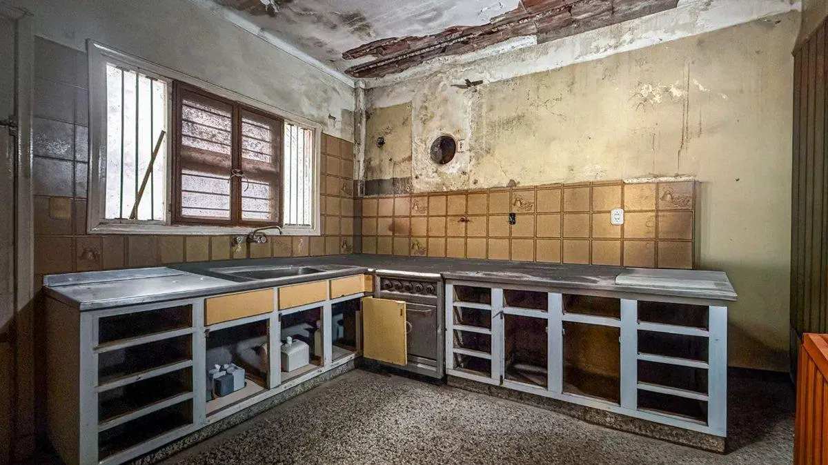 Venta de galpon con casa a reciclar bª los andes 4