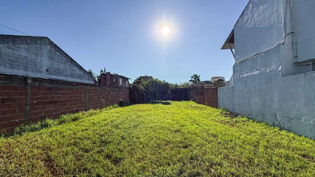 VENTA Lote de 233 M2 en barrio Gral. San Martín 5