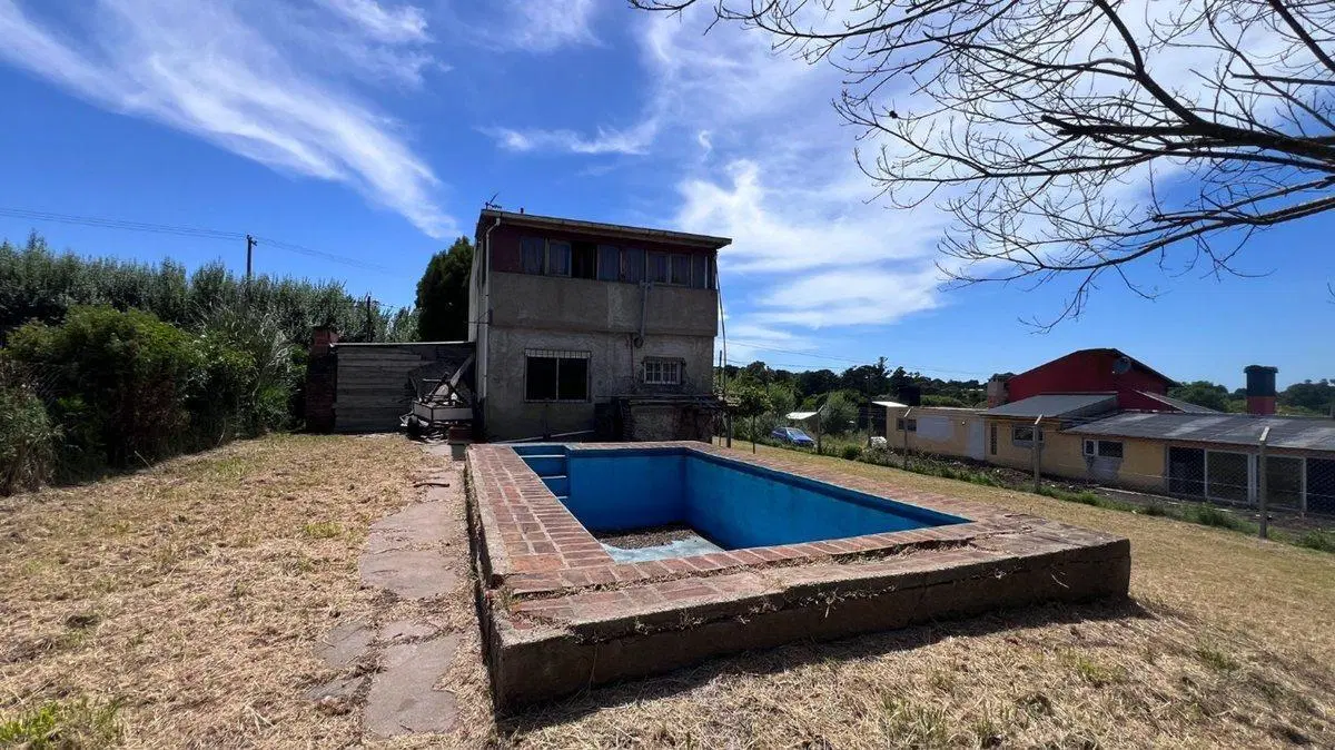 VENTA CASA 4 AMBIENTES CON PILETA EN SIERRA MDP 2