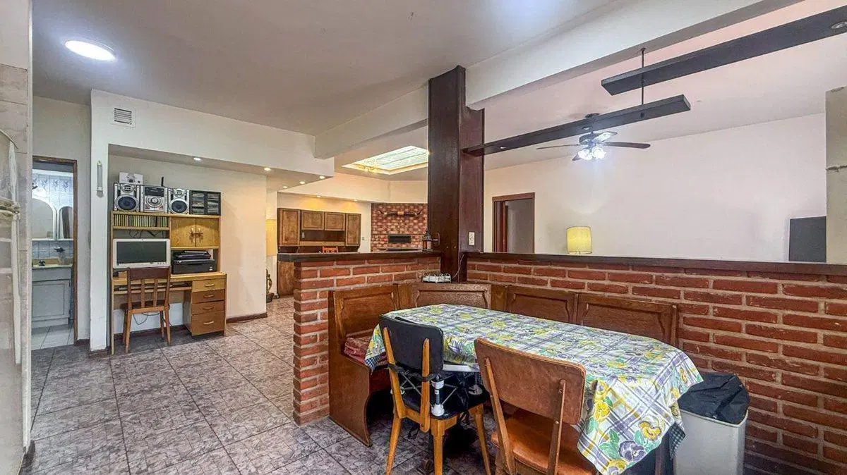 VENTA CASA 5 AMBIENTES PARQUE Y QUINCHO EN CAMET 5