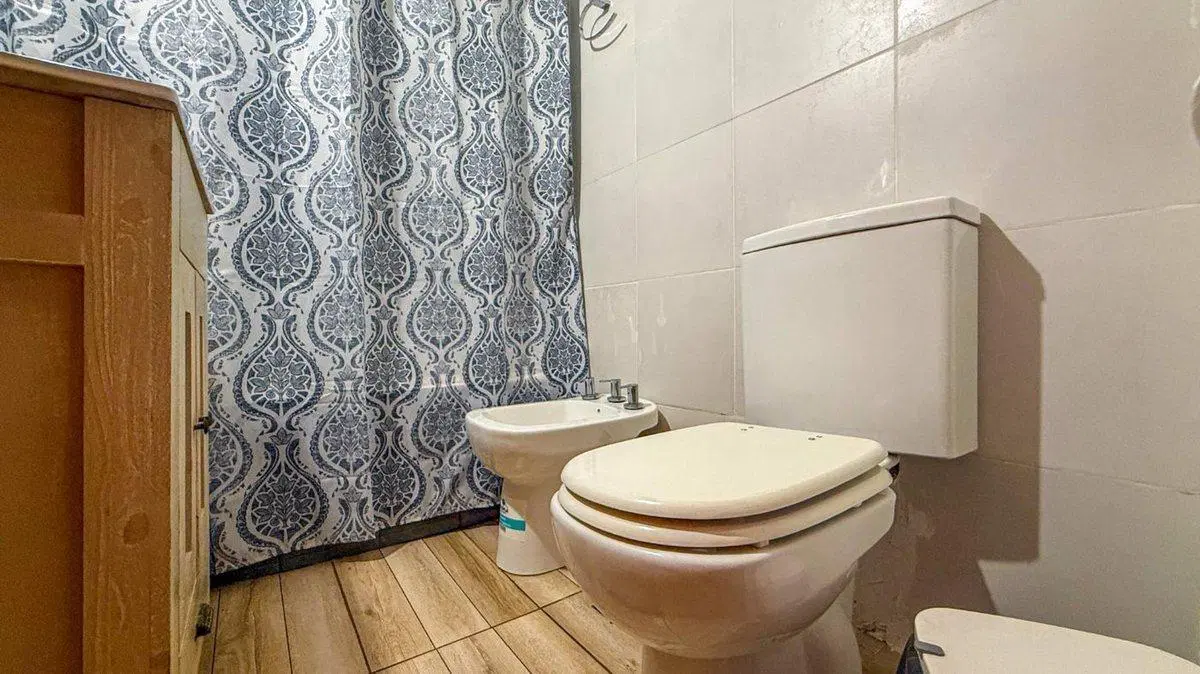 venta casa 3 ambientes jardin + dto 2 amb. permuta 8