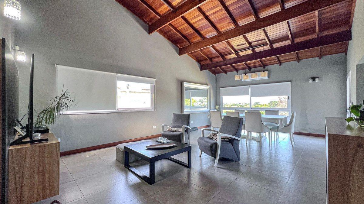 Foto de VENTA CASA 6 AMBIENTES SIERRA DE LOS PADRES PILETA, imagen 1
