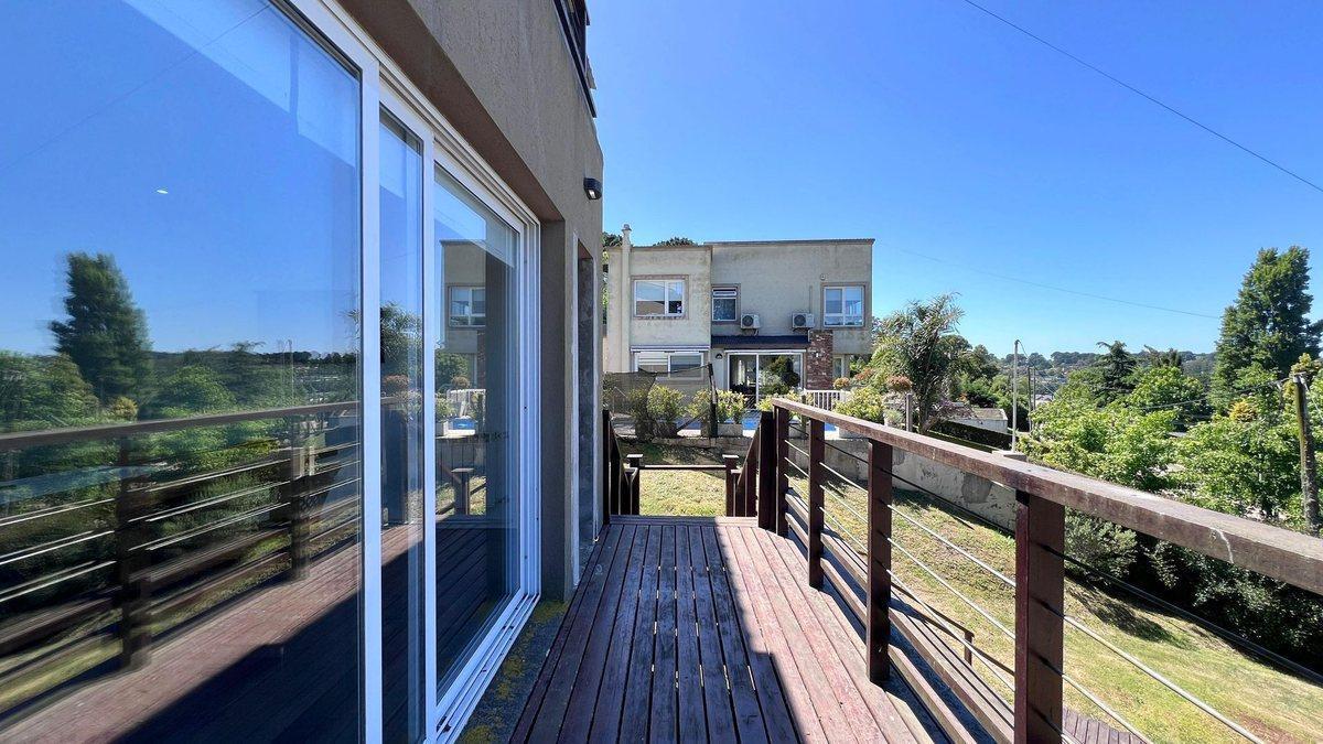 Foto de VENTA CASA 6 AMBIENTES SIERRA DE LOS PADRES PILETA, imagen 2