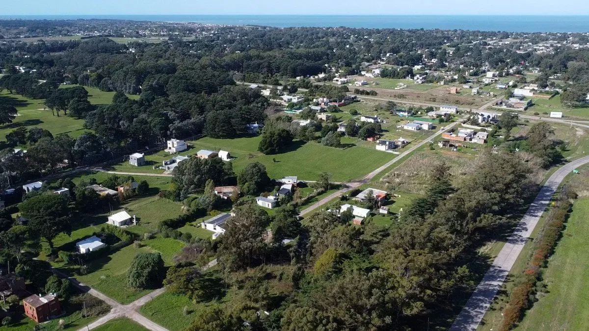 Venta lote en Acantilados  muy buena ubicacion 5