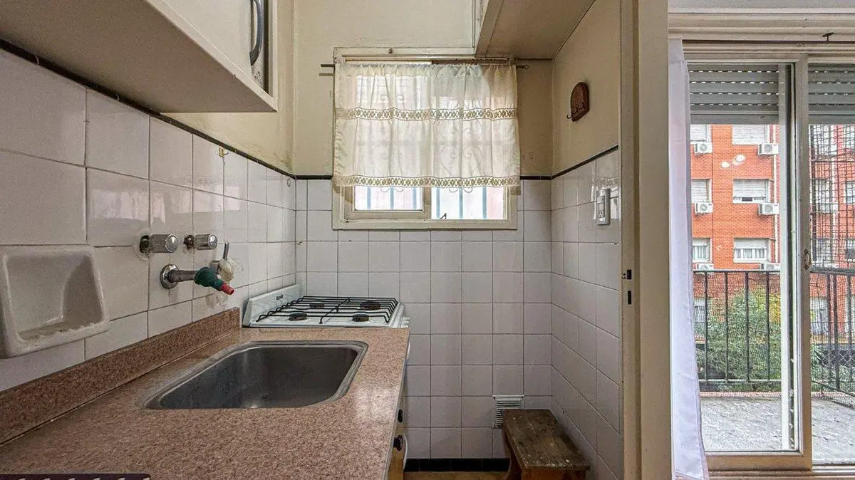 MONOAMBIENTE CON BALCON AL FRENTE 4