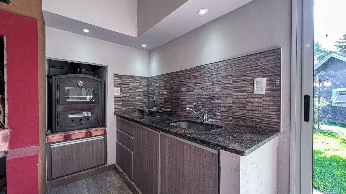 Venta casa 5 ambientes con pileta Colina Alegre 5