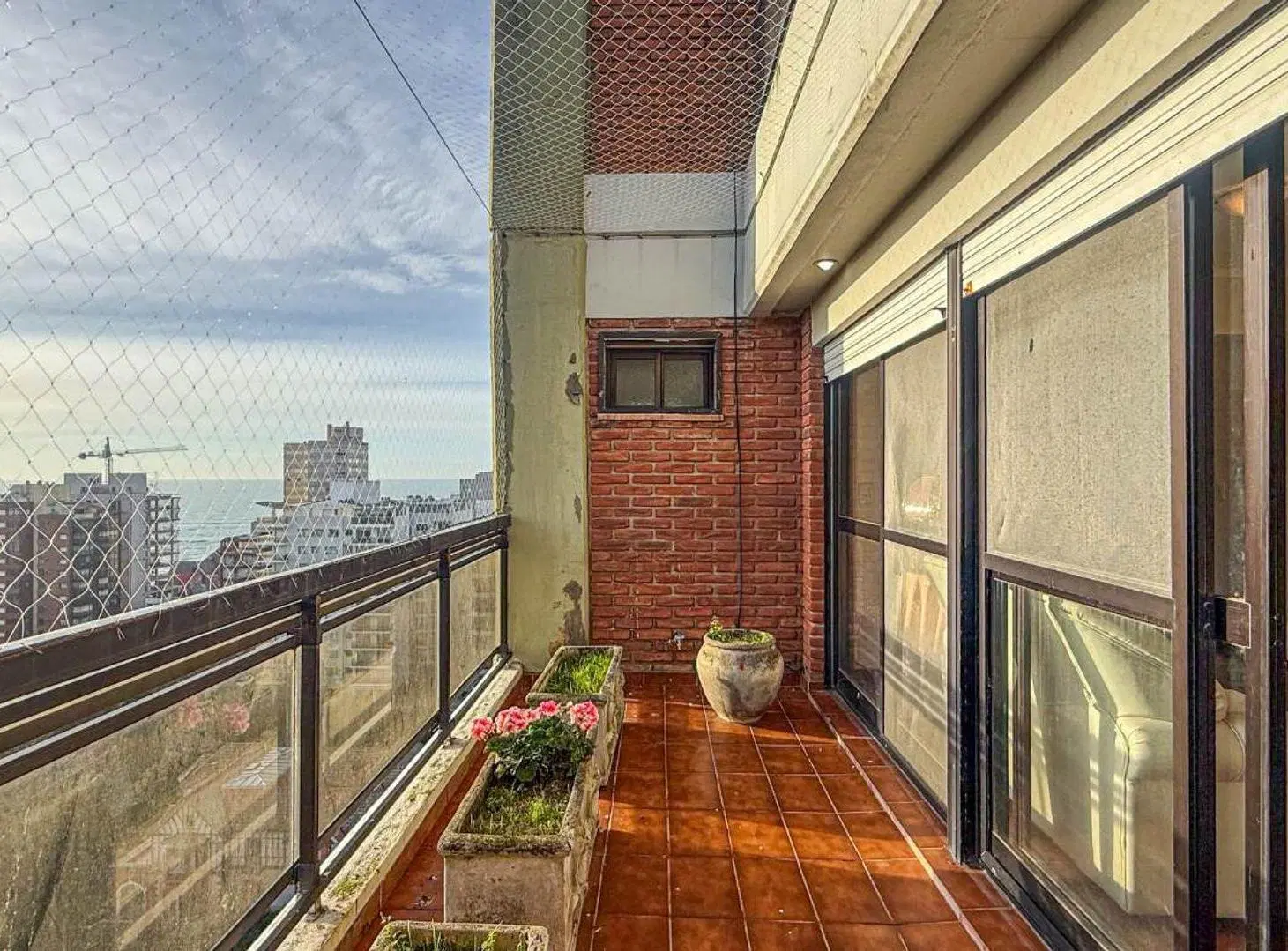 VENTA DEPARTAMENTO 3 AMBIENTES Y DOBLE COCHERA 2