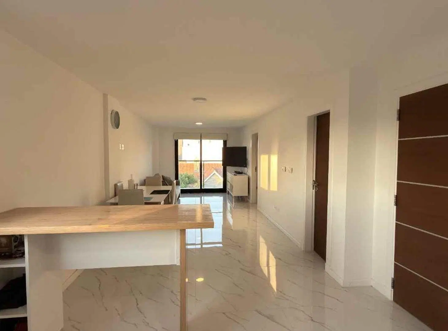 DEPARTAMENTO 2 AMBIENTES CON BALCÓN COCHERA 2