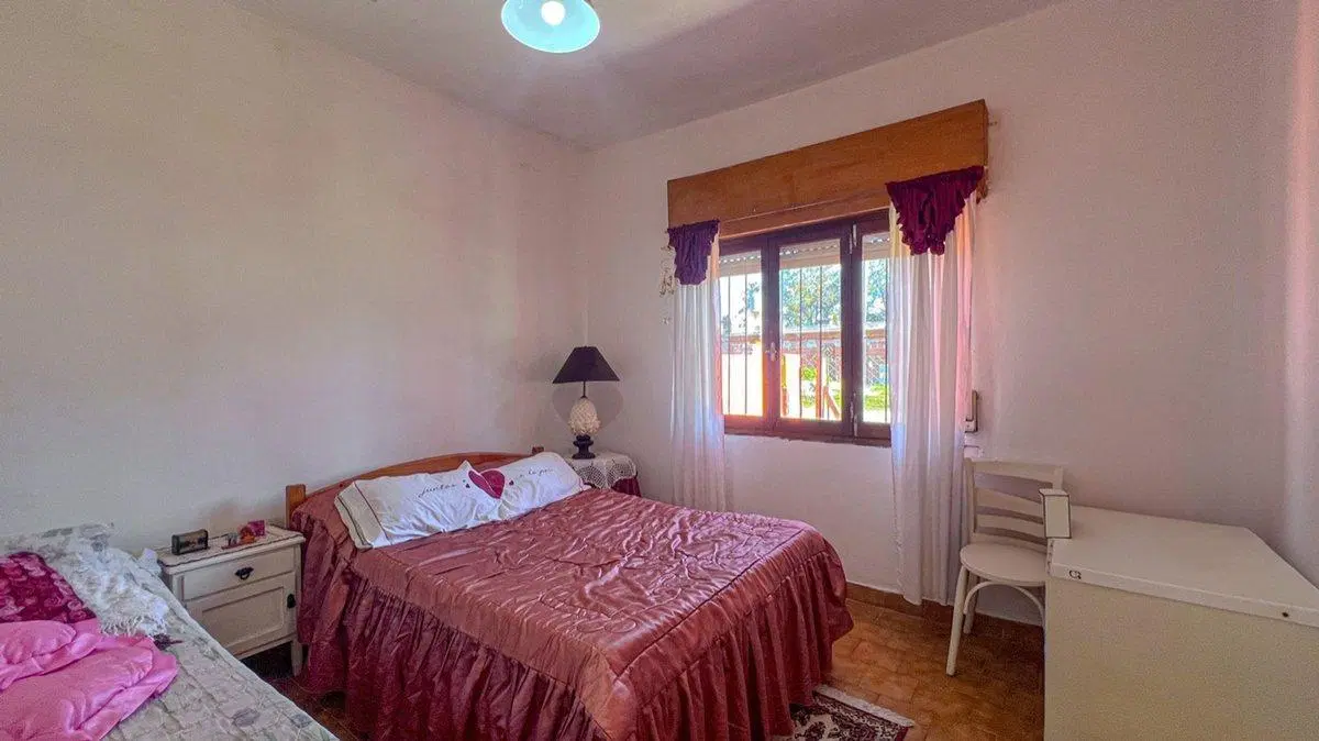 VENTA DE CASA 3 AMBIENTES CON PARQUE. 5