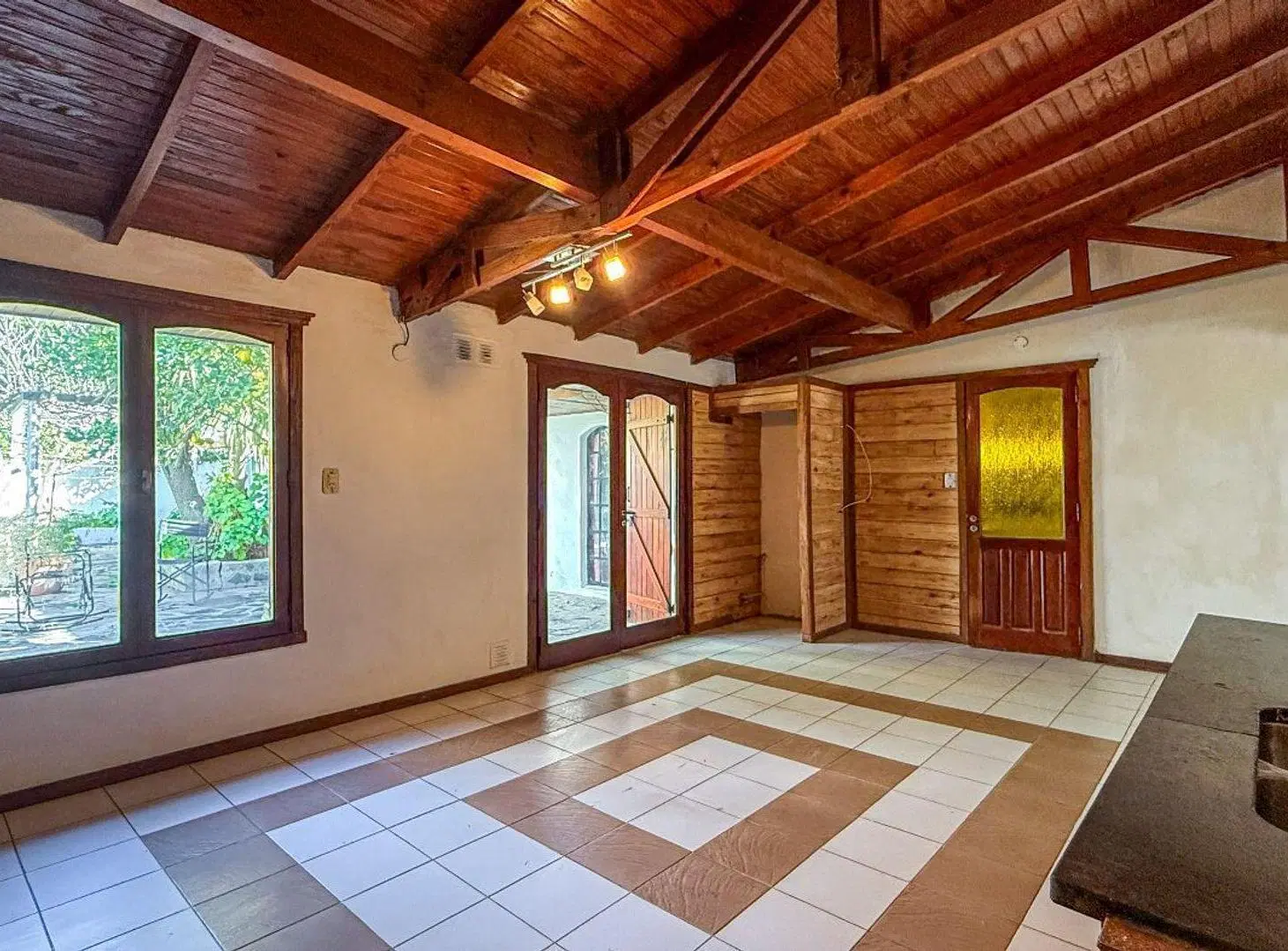 Venta casa 3 amb + departamento 2 amb Santa Clara 8