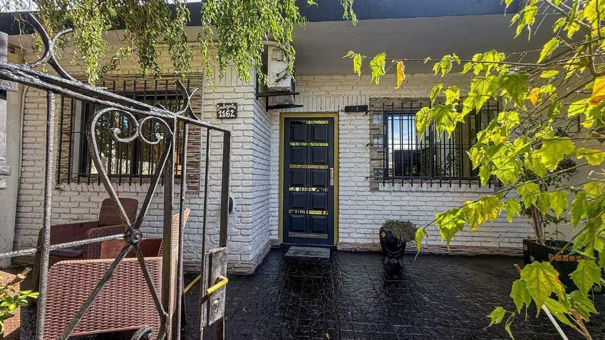 Venta casa 3 amb + departamento 2 amb Santa Clara 3