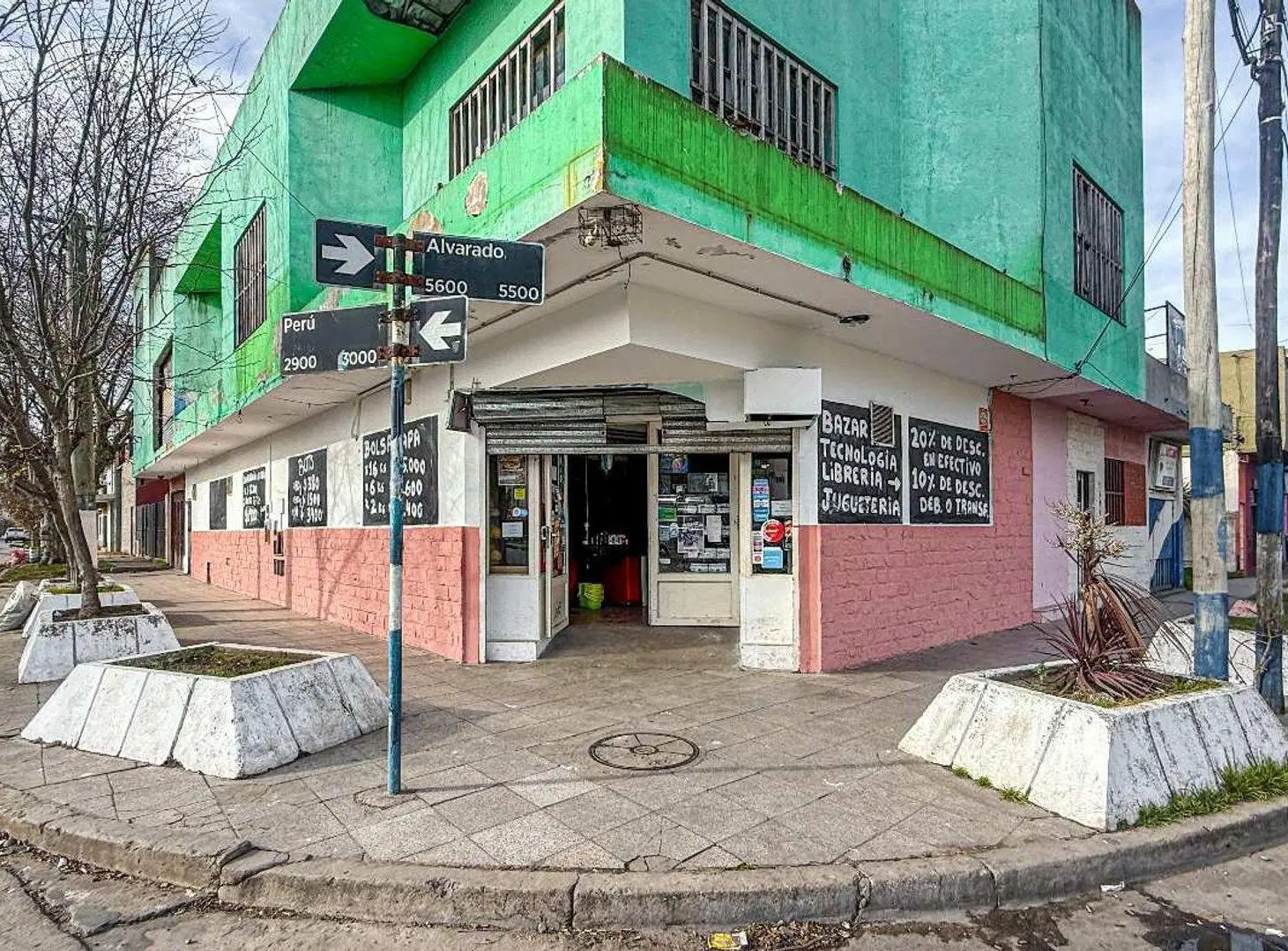 VENTA IMPORTANE ESQUINA EN DOS PLANTAS DE 631 M2 2